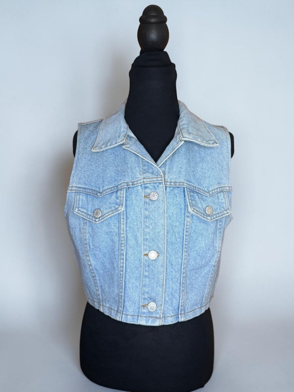Photo Women’s Light Wash Denim Vest  (1222)